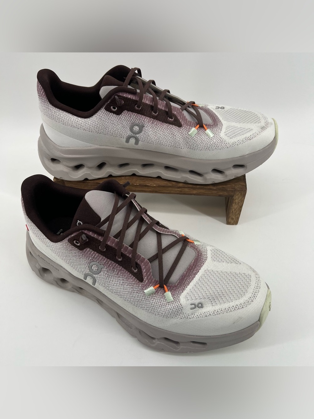 On Cloudtilt Womens Size 9.5 Running Shoes Sneakers Quartz Pearl 3WE10052346